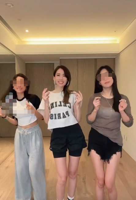 林志颖老婆豪宅内热舞！衣服太松露出黑色内搭，网友：有钱真好