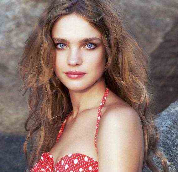 让人一见钟情又透着一丝不安——纳塔利·沃佳诺娃