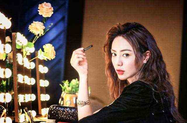 青春有你2的绝美谐星rapper谢可寅