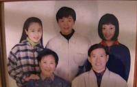 《摩登家庭》19年，肖老太当奶奶，小卷毛“雅各布”成肌肉猛男