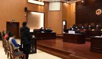 男子情人节送女友“排毒养颜片”，吃完腹泻不止，一查竟是产自狗粮作坊