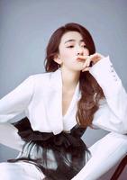 梁洁，甜美类型的清纯妹子，高挑修长的身材，太吸睛啦