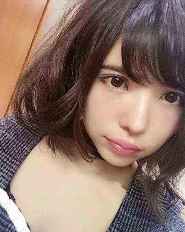 益若翼，超人气模特歌手，向大家报告了安装了避孕环的消息