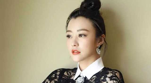 郝蕾：因拍裸戏被邓超嫌弃分手、与段奕宏上演大尺度话剧却成经典