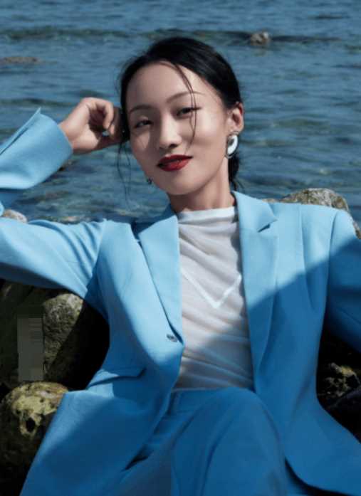 “贝勒爷”邵雨轩被调侃土包子，坐拥4千万粉丝，她是怎么做到的