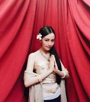 焦恩俊女儿焦曼婷的泰式酸辣，千娇百媚，一百种样子中的一种