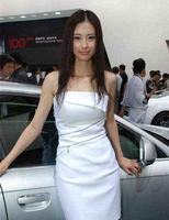 32岁车模兽兽争议视频走红,两男篮球员为她着迷,现成富商人妻 32岁车模兽兽争议视频走红,两男篮球员为她着迷,现成富商人妻