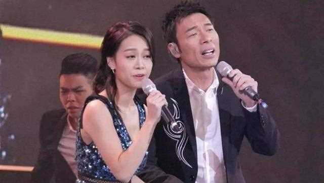 自编自导自演黄心颖，上演崩溃狂哭戏码，只为卖惨博同情求复出