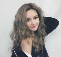 周扬青——破茧成蝶的网红混血感女神