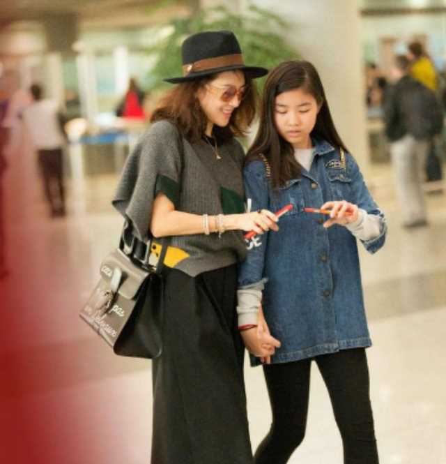葛荟婕18岁为汪峰生女，今没女儿联系方式，她的故事比你想得精彩