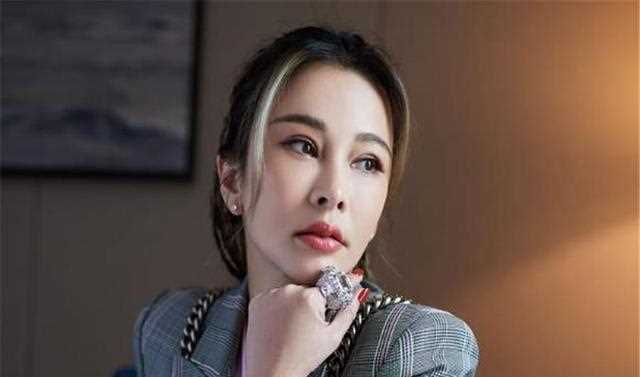 华语乐坛里的特别颜色“温岚”，她是青春的眼泪，也是时代的眼泪