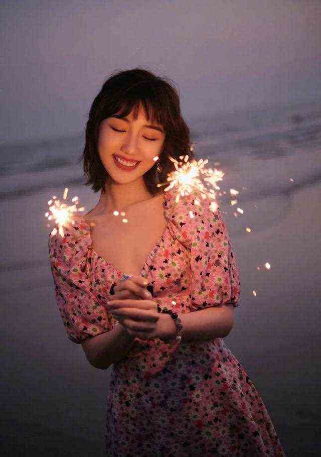 刚出生被父亲抛弃，四年恋爱男友出轨，她的人生不止厄运