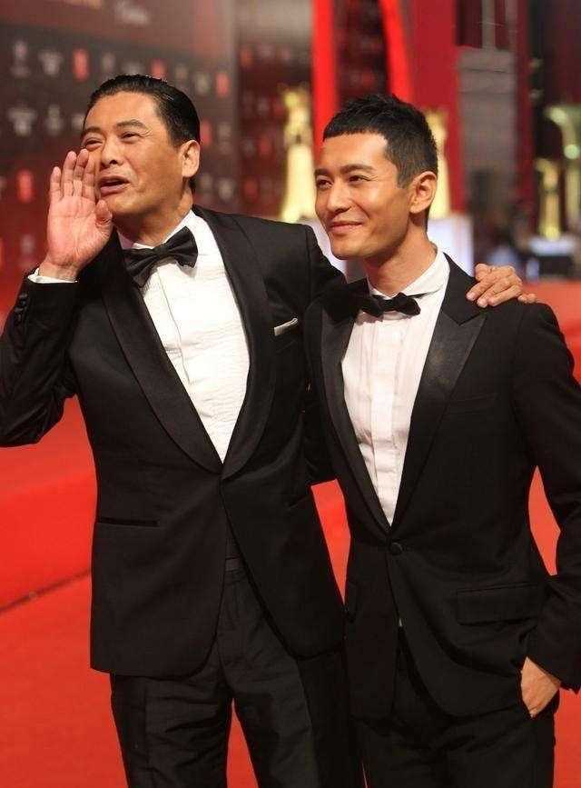 当号称180的男明星们和182的世界小姐同框，说谎的那位实在太尴尬