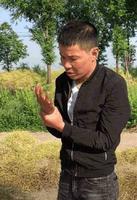 耙耳朵男人怕老婆，抖音隐形富豪网红忠哥，骗过了多少火眼金睛？