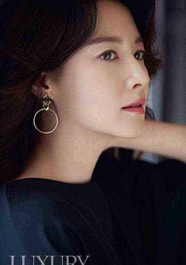 “氧气美女”李英爱耍性感一样有电，金成铃51岁逆龄秘诀靠这些