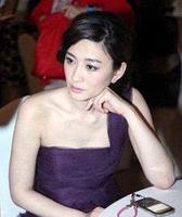 长相酷似李小冉，小李小冉12岁的她是这样穿衣的