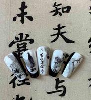一款手绘，迪士尼公主的可爱，在小小的美甲上展示的淋漓尽致