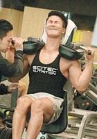 TVB受捧肌肉男 身型为变更大只操肌操到呕 TVB受捧肌肉男 身型为变更大只操肌操到呕