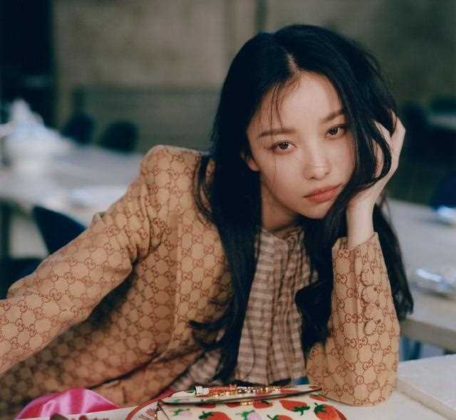 冯绍峰的10位真假女友史，从杨幂到倪妮再到赵丽颖，都是女神？