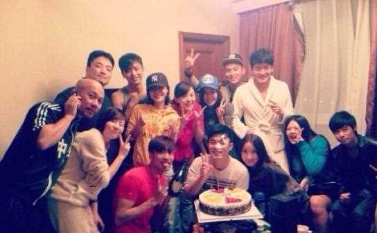 他们是无数人的青春记忆，来看看《爱情公寓》有爱的花絮照！