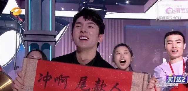 火遍大江南北的润百颜玻尿酸原液，神仙补水精华，买它
