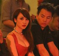 柳岩，你在幼儿面前穿得这么袒胸露乳真的好吗