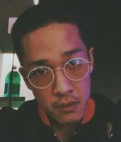 张丰毅32岁儿子罕曝光，高大帅气酷似父亲，与继父关系更像亲父子