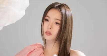 申世京11日在自己的instagram上公开幕后照片