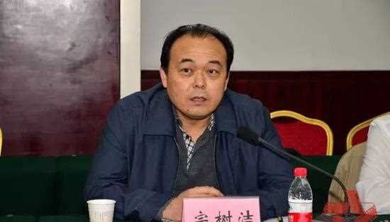 靠叶问2少年的你赚疯曾赔钱拍杨家将，河南电影集团浮沉