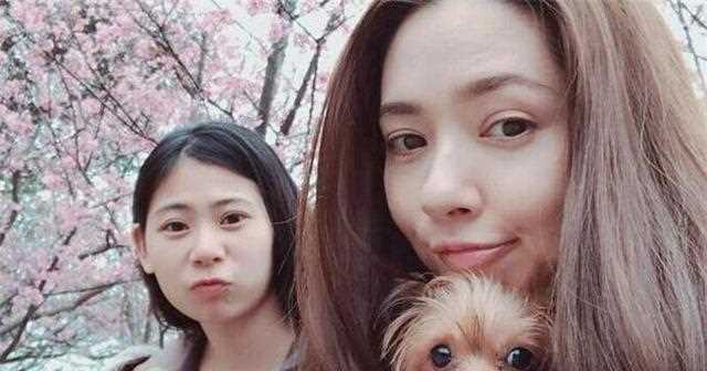 郭碧婷出柜？吻19岁小女友的照片，网友：看完也是蛮讶异的