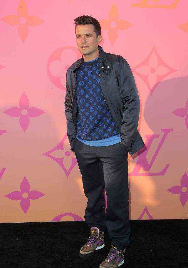 超模米兰达·可儿与“精灵王子”离婚6年再同台 挺3胎孕肚满脸幸福