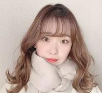 你戴围巾时的可爱发型是什么？我来教你小脸发型编排&技术