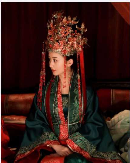 十里红妆凤冠霞帔，九位女星穿古装嫁衣