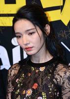 杨幂旗下小花都火了，新疆姑娘代斯不温不火，和热巴关系最好