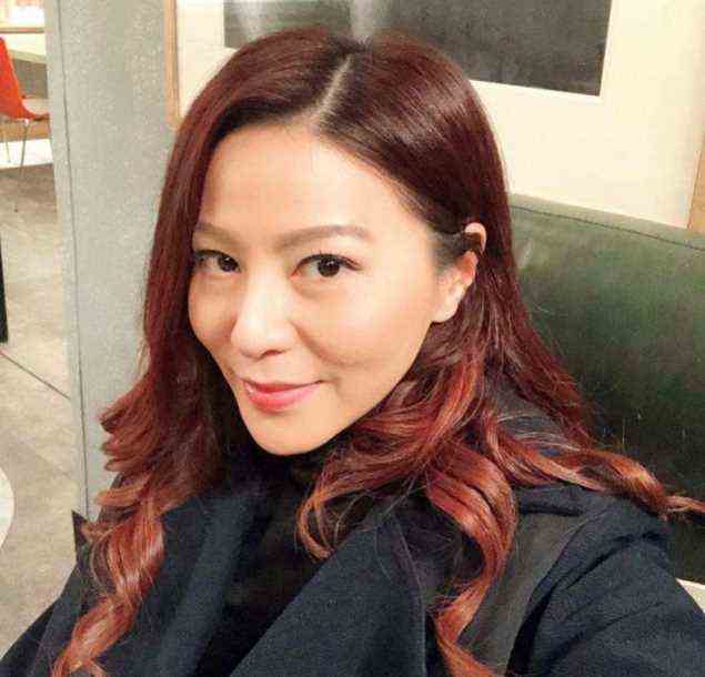 她是TVB花旦，与男友相恋9年惨遭抛弃，如今44岁婚姻很幸福