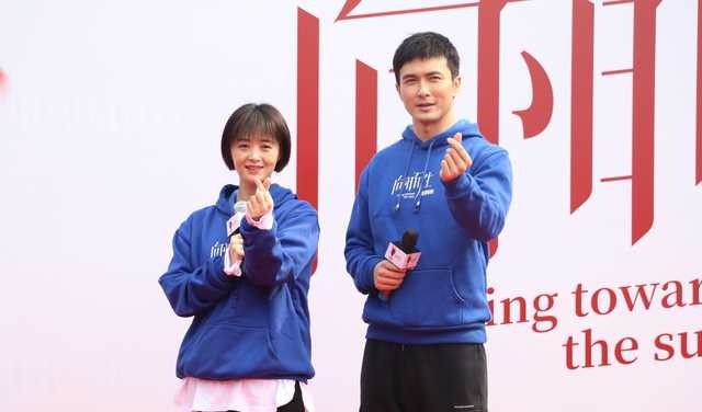 37岁蒋欣本色出演，抗癌在行动，心如花木，向阳而生