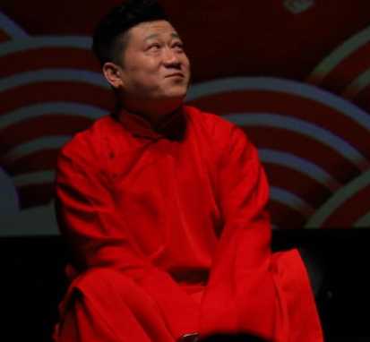 孟鹤堂张云雷合唱，张鹤伦肚子成功抢镜“C位”，德云社伙食太好