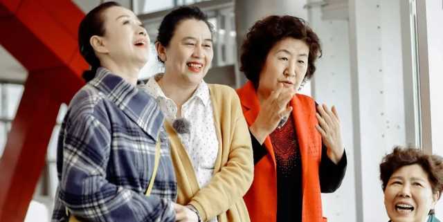 婆媳飙演技考验四位男星，袁成杰妈真哭，张伦硕妈不像开玩笑