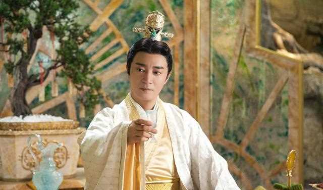 何中华：大龙，二凤，你们爹爹我年轻的时候还是很帅的