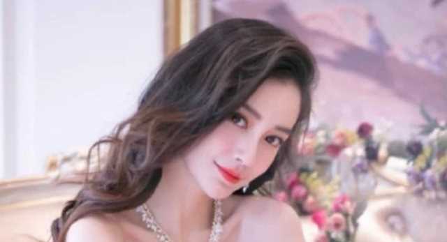 韩国美女整容花费600万，把自己变成了杨颖，看她整容前的样子
