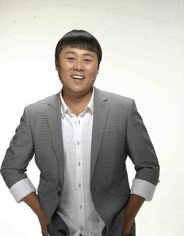 草根歌手刘大成：《星光大道》爆红，曾深陷丑闻，风光背后有心酸