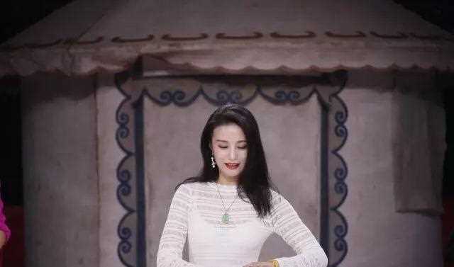 《那年花开月正圆 》“柳氏”万美汐今晚《星光大道》辛辣点评！