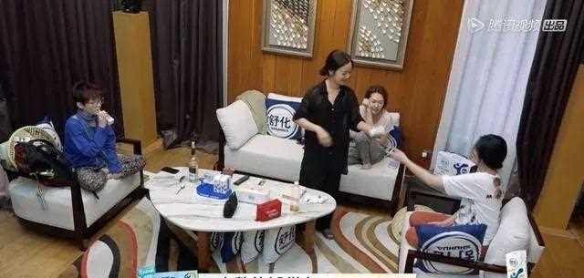 大S把旧口罩给阿雅当礼物引起众怒？知道真相后大家都被种草了