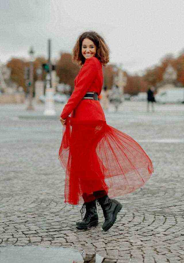 巴黎2021时装潮人街拍：时尚就是踏在此岸，望向彼岸