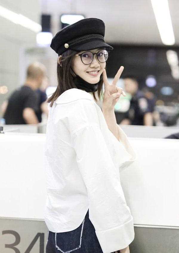 不愧是冯小刚选的女演员！苗苗素颜清秀可人，笑容像极了徐帆