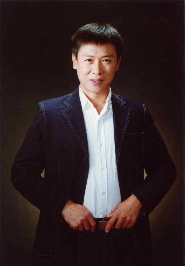 “便衣警察”胡亚捷：曾有过洁癖，便笺见证幸福