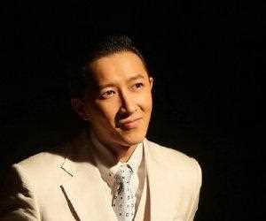 韩庚当年为何人气突然下滑？曾经粉丝：卖手机圈钱伤了我们的心