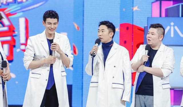 陈赫闻一下语言乱码，孙红雷尝一口表情扭曲，鲱鱼罐头是有多臭？