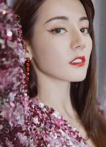 「猫系眼妆」电力十万伏，做个迷人girl