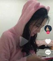 D音网红为整成杨幂,把胸从A隆到E! D音网红为整成杨幂,把胸从A隆到E!